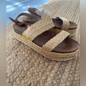 Mia Rafia Platform Strap Sandals Size 9